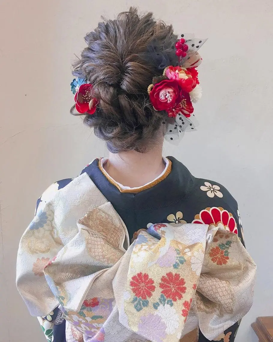 ミディアム カラー パーマ ヘアアレンジ メンズ キッズ ネイル マツエク・マツパ モリモト サナのヘアスタイル