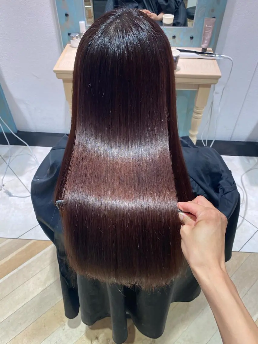 ロング カット ヘアカラー 縮毛矯正 トリートメント 髪質改善 縮毛の達人 矢井由真のヘアスタイル