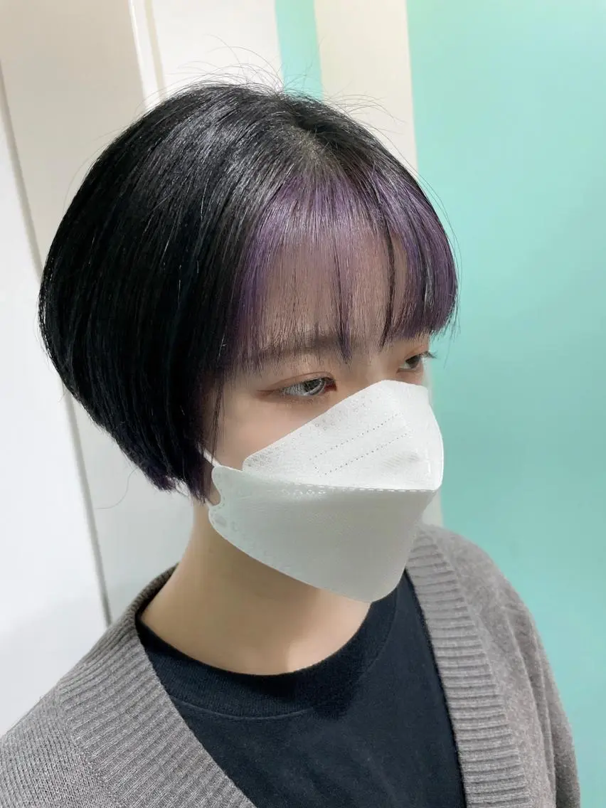 ショート ミストバング パープルカラー ヘアカラー 原 千景のヘアスタイル