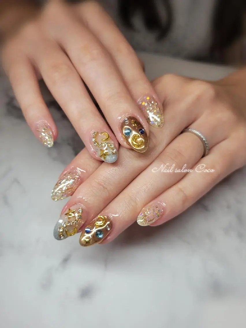 ネイル ゴールド グラデーション 水色 ミラーネイル 冬ネイル Nail salon Coco【溝の口駅】のネイルデザイン
