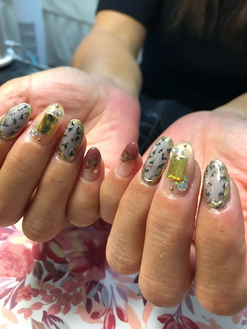ネイル 小顔と腸の専門店 ラクーラビューティーのエステ・リラクイメージ