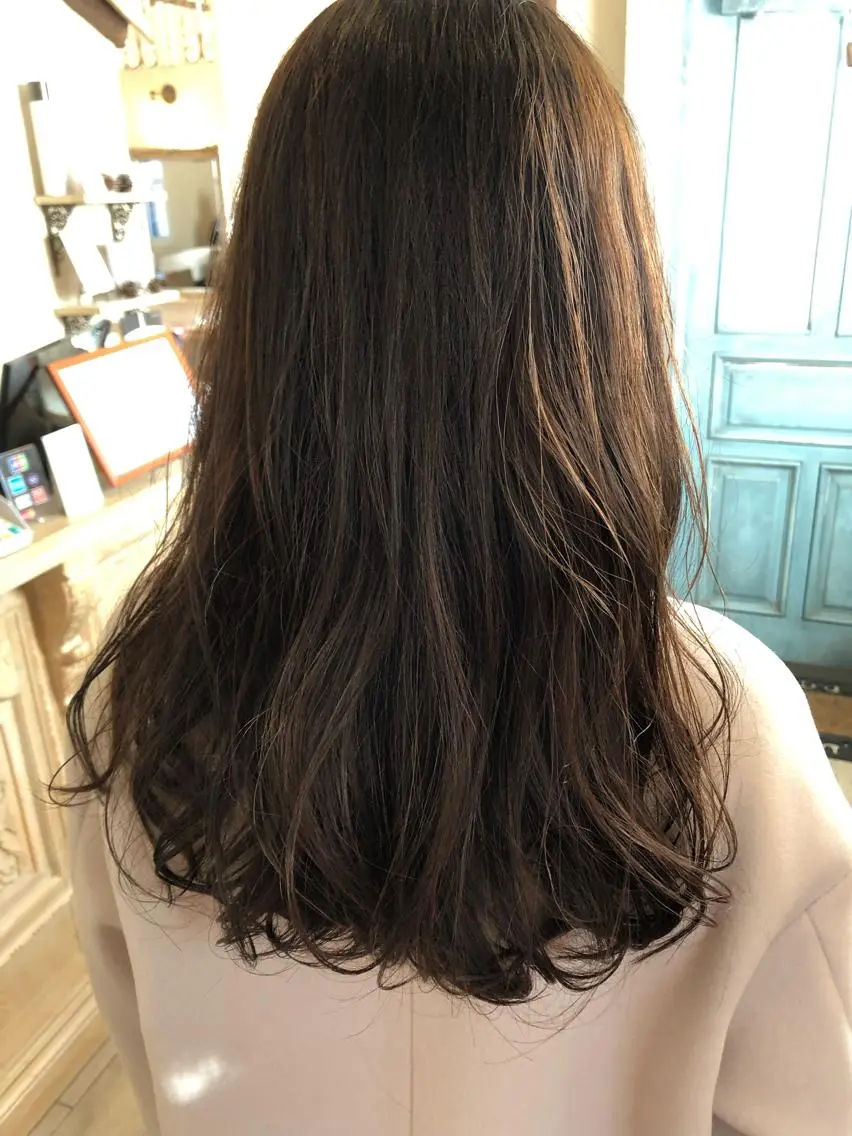 ロング カラー ベージュカラー ブルーカラー オーガニックカラー CALM HAIRのヘアスタイル