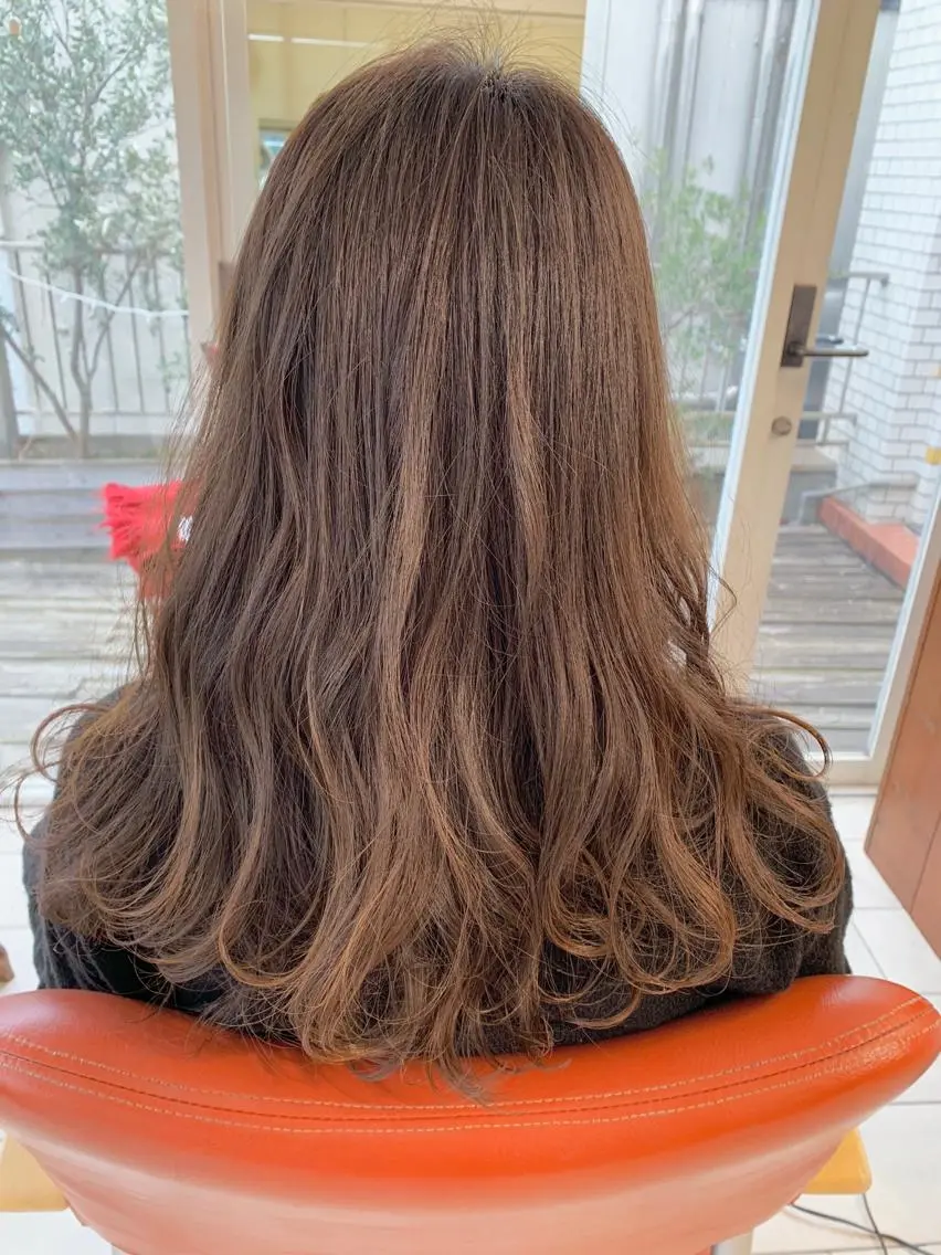 セミロング カラー 加藤 綾華のヘアスタイル