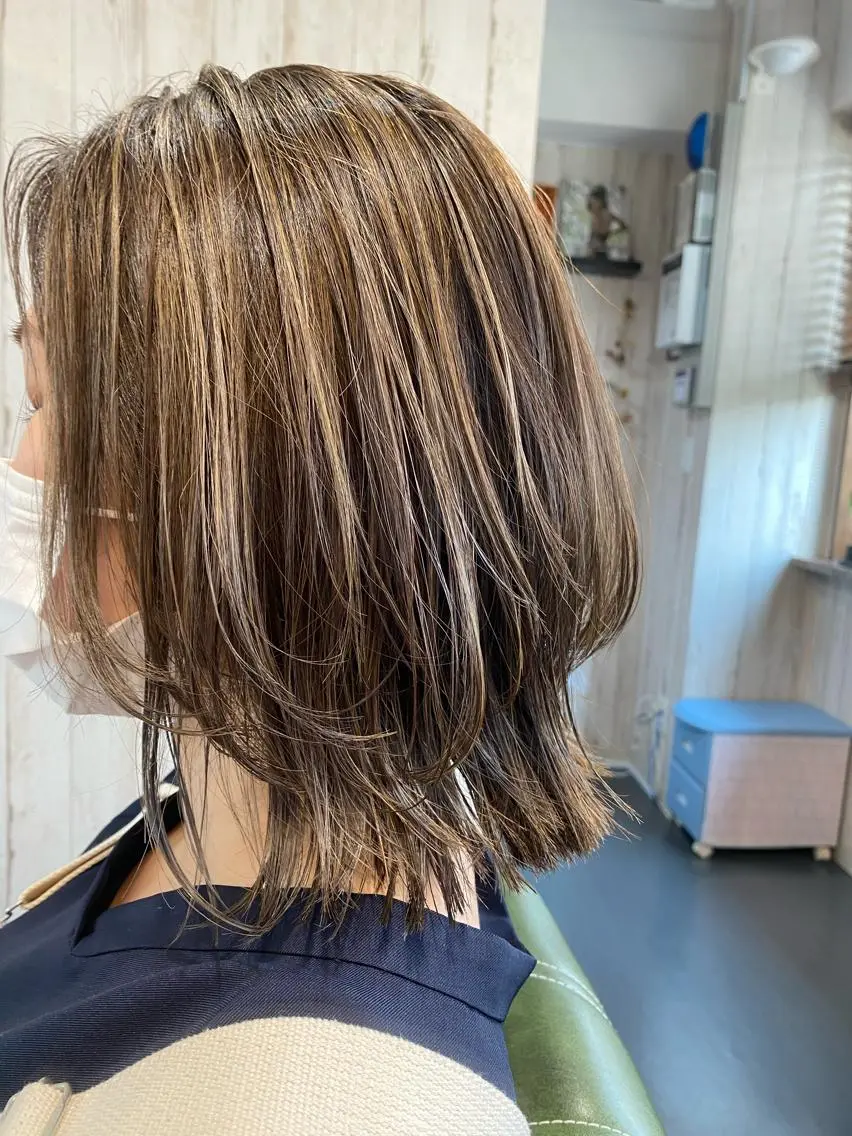ミディアム アッシュ ボブ ハイライト レイヤーカット 【髪質改善・矯正 ・ハイライト】ハナカのヘアスタイル