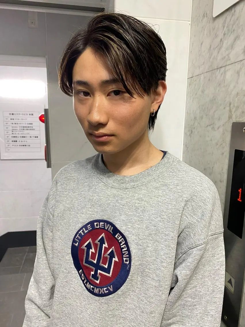 ショート カラー メンズ メンズブリーチ センターパート メンズハイライト メンズインナーカラー メンズパーマ カット 💈メンズ短髪特化 ✂︎伊藤大輝💈のヘアスタイル