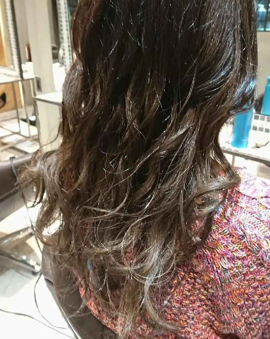 ロング カラー グラデーションカラー センター南 SEIJIのヘアスタイル