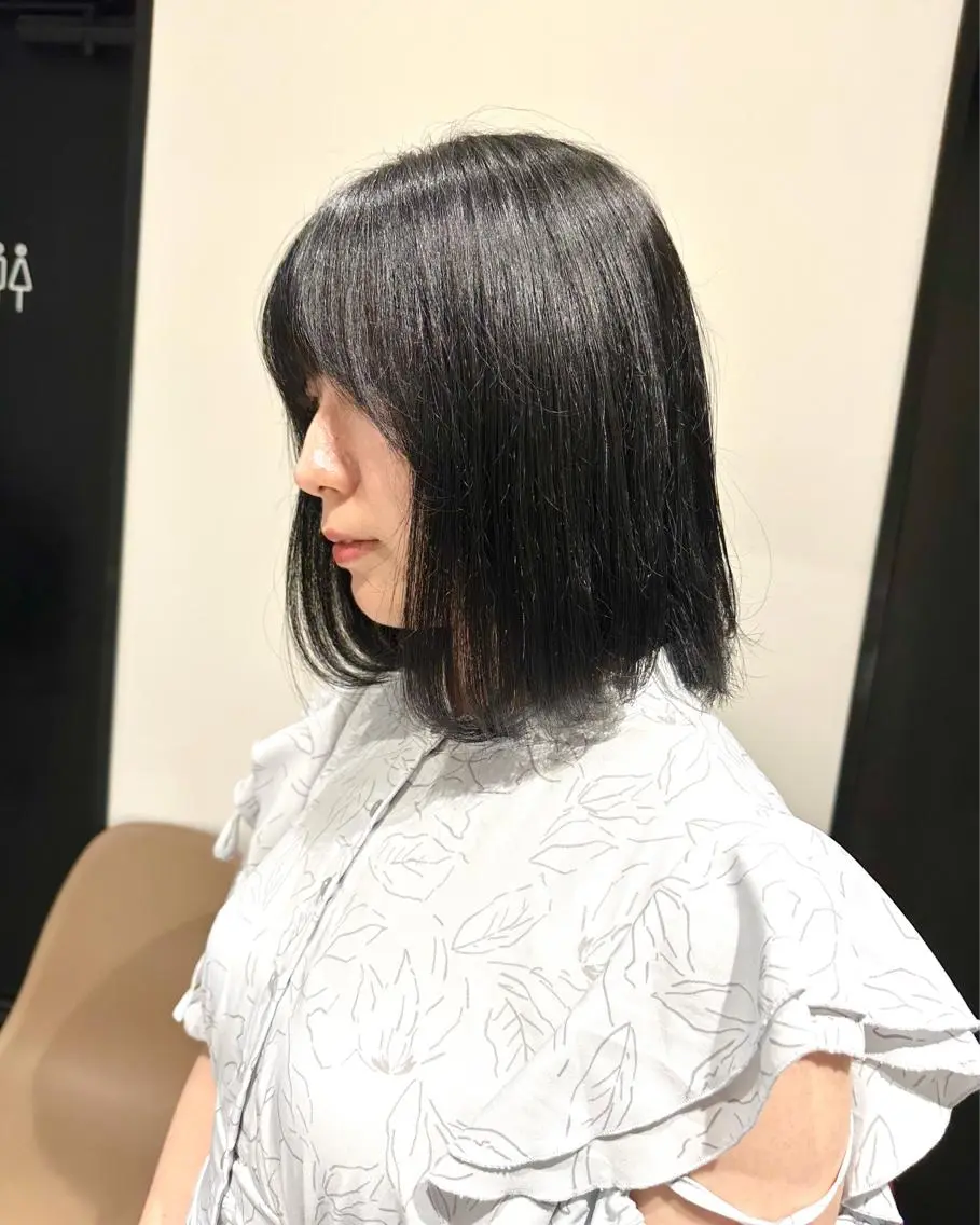 ミディアム カラー 黒髪 ブルーカラー ブルーブラック ヘアカラー ブリーチ特化/ 派手髪/デザイン🎨のヘアスタイル