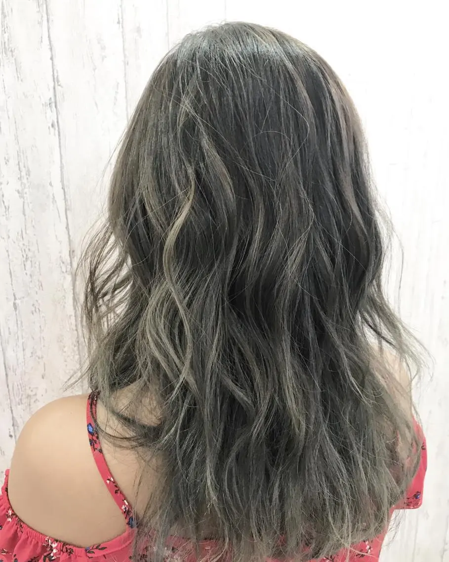 セミロング カラー アッシュ ハイライトカラー 3Dハイライト ハイライト kazufumi ..のヘアスタイル