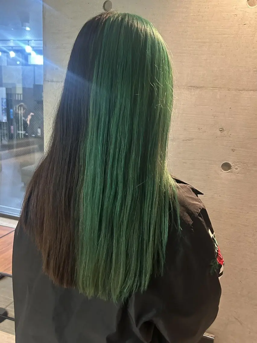 ロング カラー ブリーチ ケアカラー デザインカラー qiie ワンカラー ダブルカラーのヘアスタイル