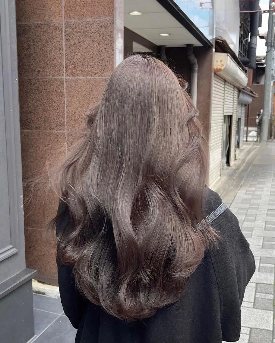 セミロング レイヤーカット ヘアカラー トリートメント レイヤー/艶カラー FOCUSJAPANのヘアスタイル