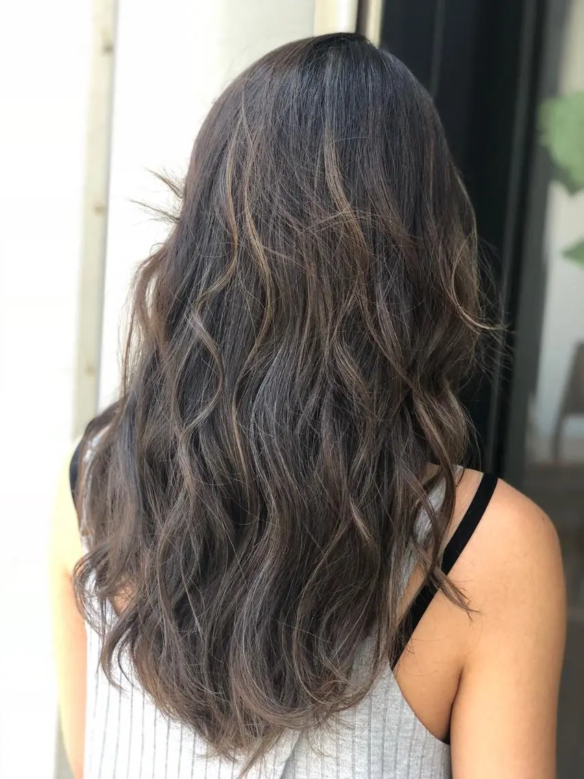 カラー グレージュ ハイライトカラー あらい なつみのヘアスタイル