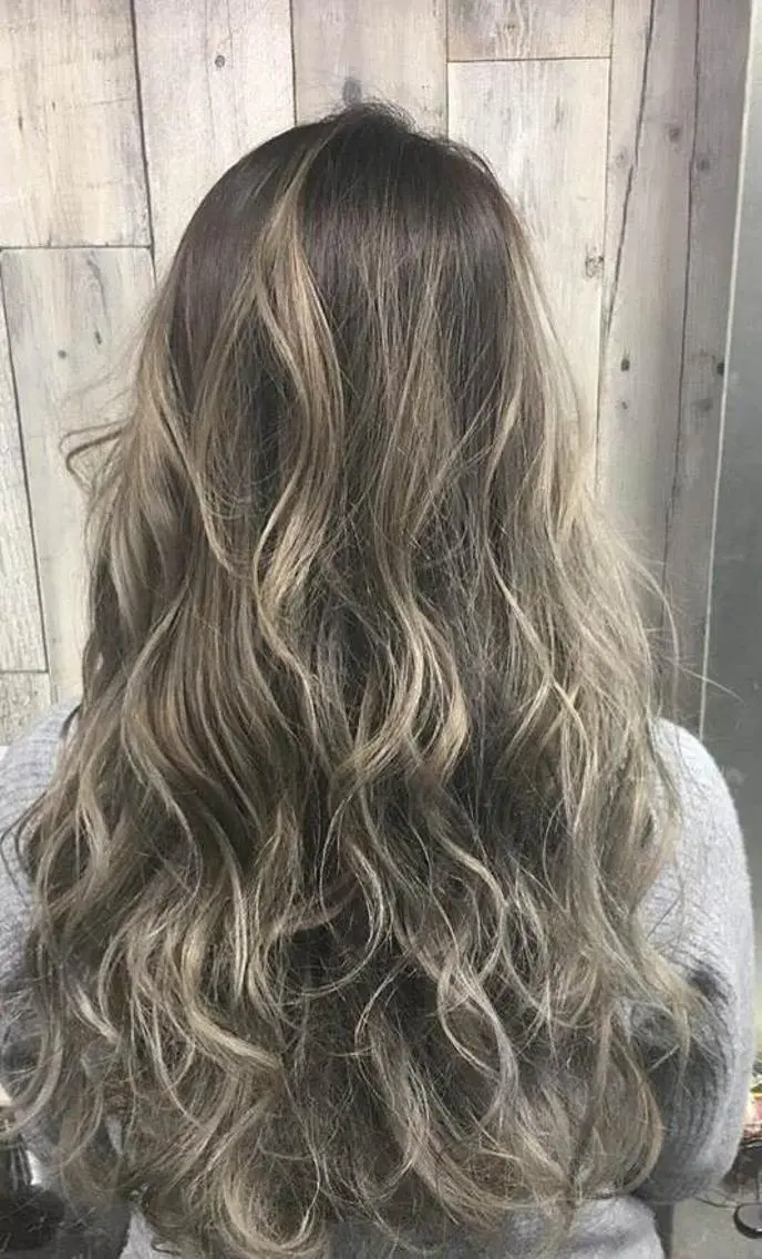 ロング カラー パーマ ヘアアレンジ 大阪レミーエクステ チビ編み込みのヘアスタイル