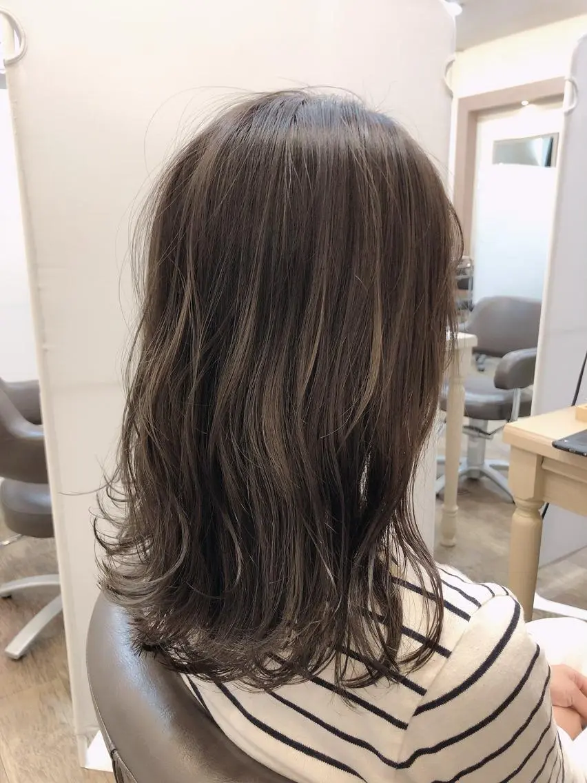 セミロング カラー アッシュ グレージュ イルミナカラー ヘアカラー 尚平 40代からの 髪質改善専門のその他イメージ