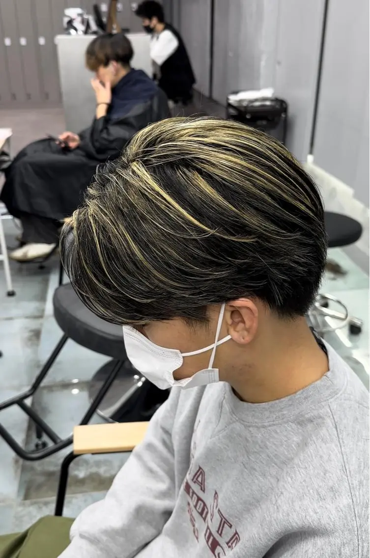 カラー パーマ メンズ 松戸レイヤーカット 塚原悠斗のヘアスタイル