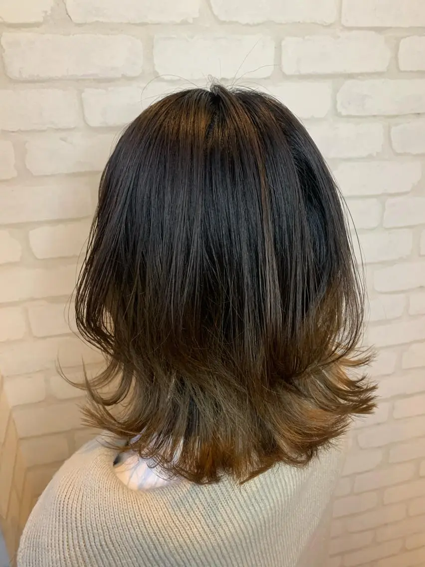 セミロング くびれヘア 秋葉 万柚子のヘアスタイル
