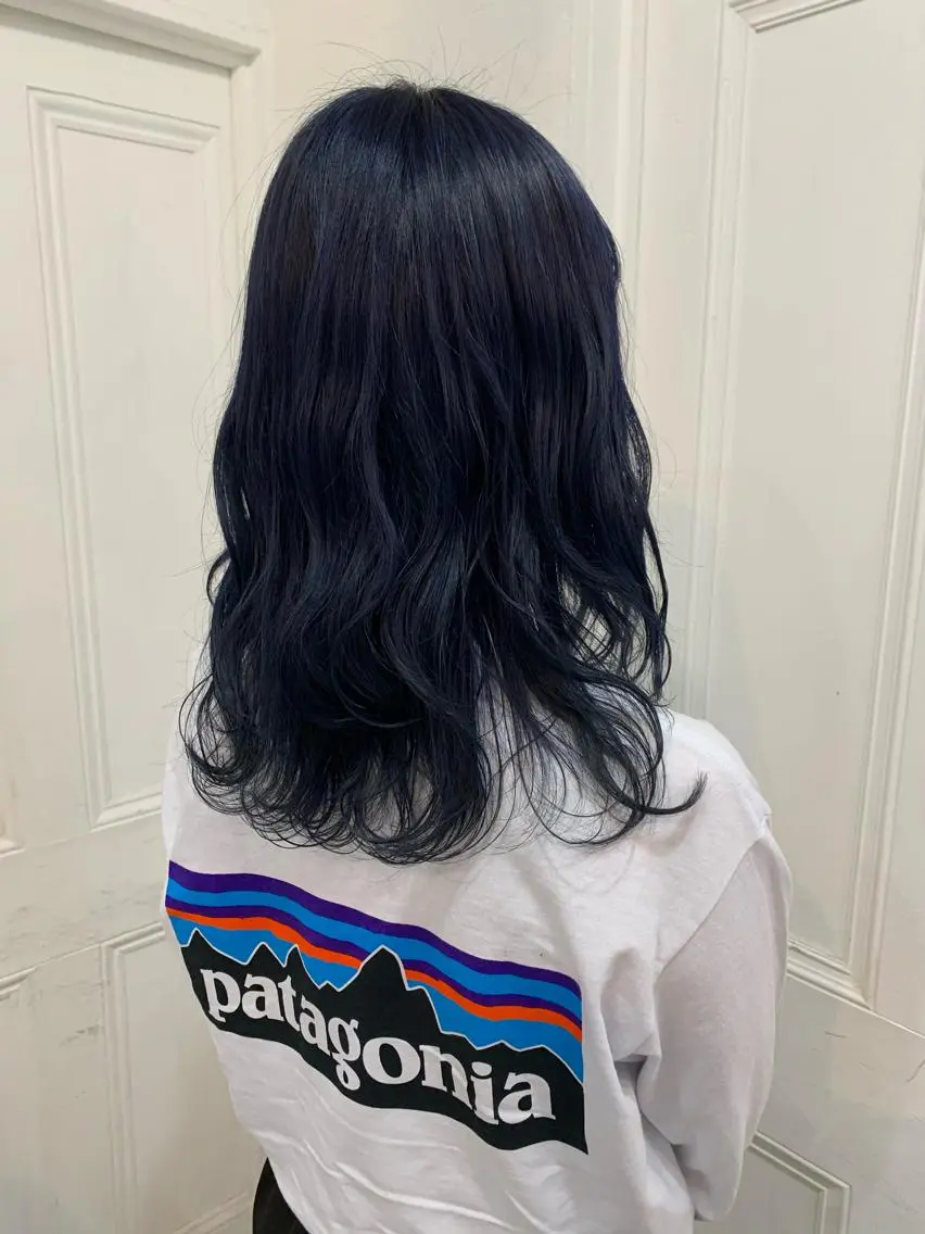 ロング カラー wakana/ 柔らかベージュカラーのヘアスタイル