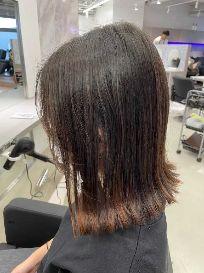 ミディアム カラー 外ハネヘア カット ヘアカラー トリートメント 島本 燎のヘアスタイル