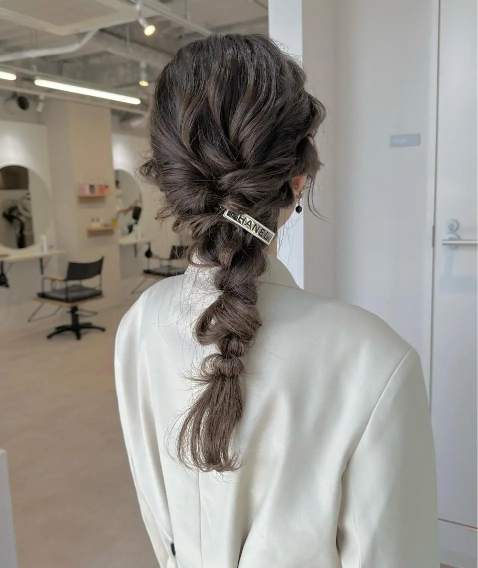 ヘアアレンジ KAORU オリーブカラーのヘアスタイル