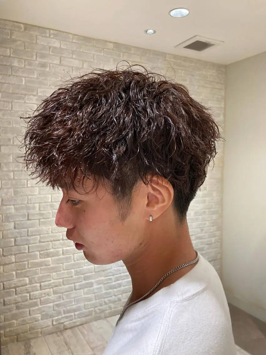 パーマ メンズ 曲がる縮毛矯正 LIBER 岩名のヘアスタイル