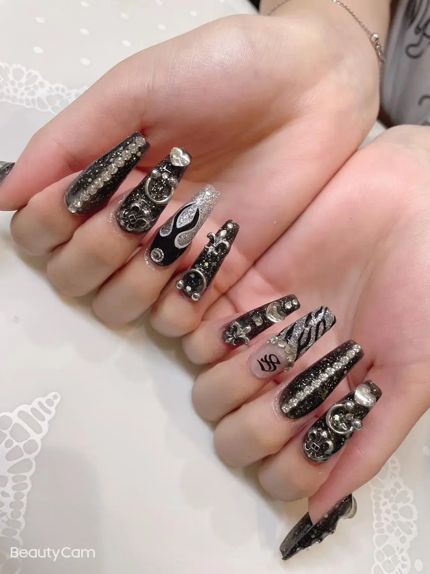 ロング ネイル ハンドネイル 《LB》ラブリエ Nail&eyeのマツエク・マツパデザイン