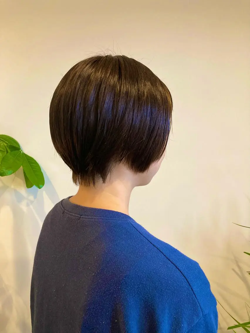 ショート カラー 透明感カラー オリーブカラー Ludwig／ 小島千夏のヘアスタイル