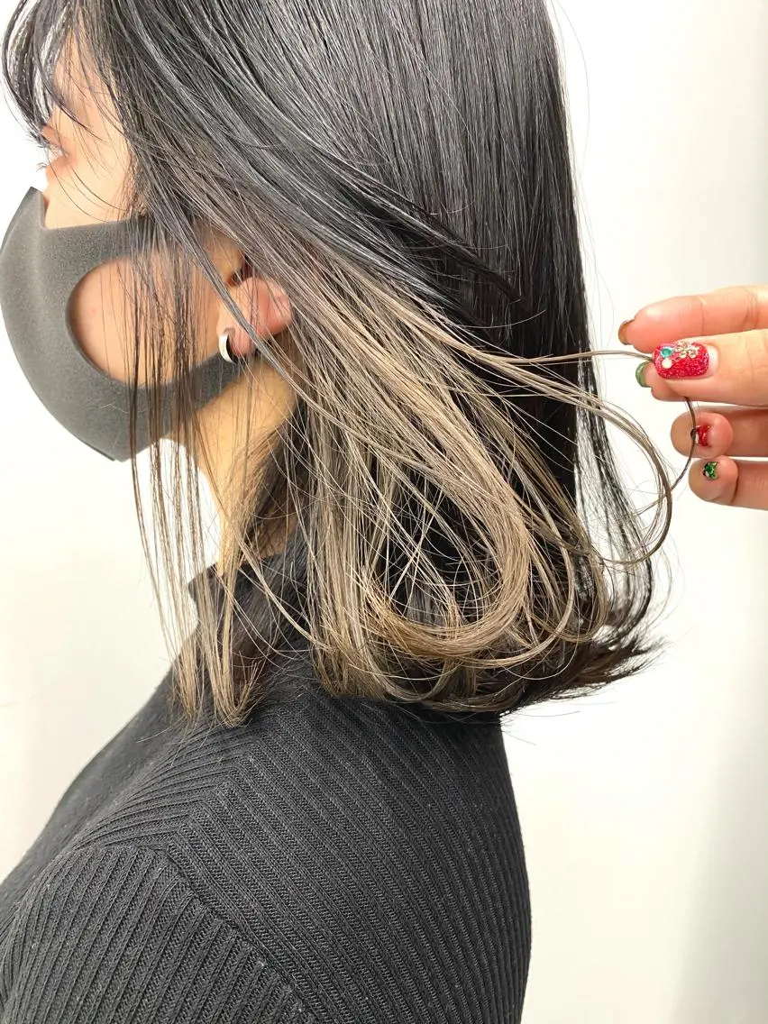 ミディアム カラー ヘアアレンジ ベージュカラー ブリーチ インナーカラー ホワイトベージュ ヘアカラー トリートメント 🦄インナーカラー 🦄貫井彩花のヘアスタイル
