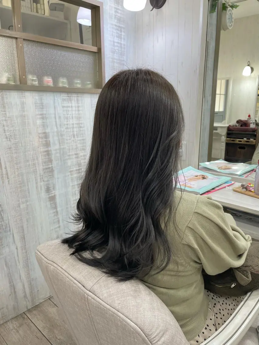 ロング ネモトメイナ🌿 今月末で退職しますのヘアスタイル