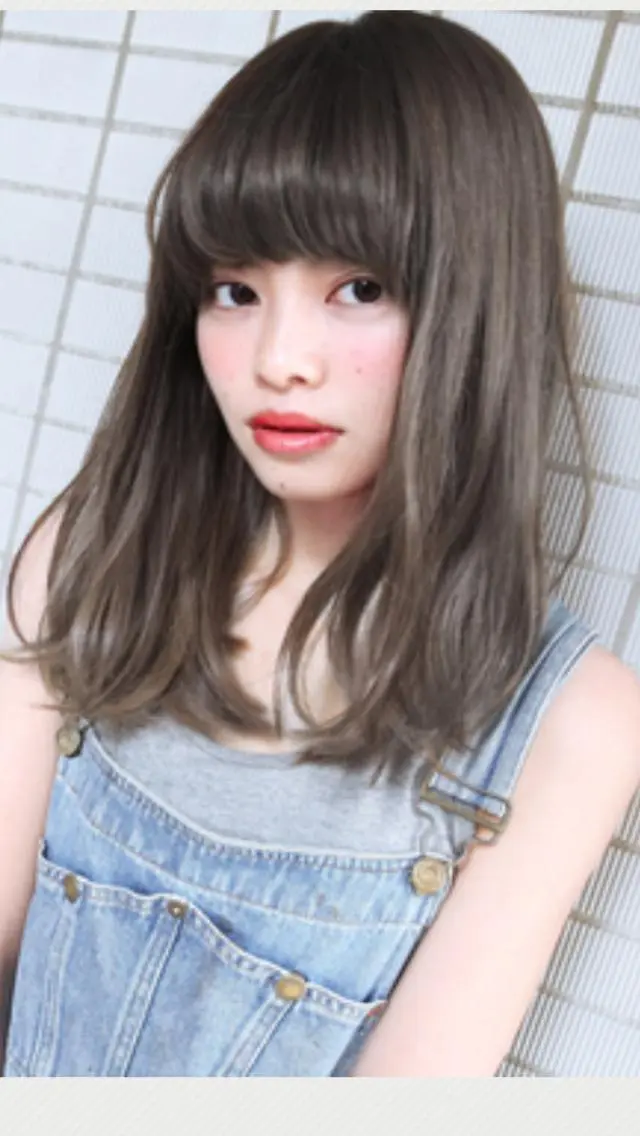 ミディアム 嶋崎 留美のヘアスタイル