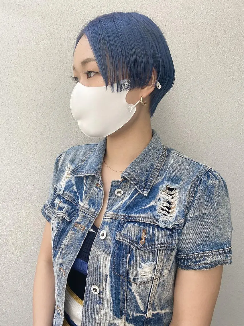 カラー ブリーチ ネイビーカラー 中村 彩夏のヘアスタイル