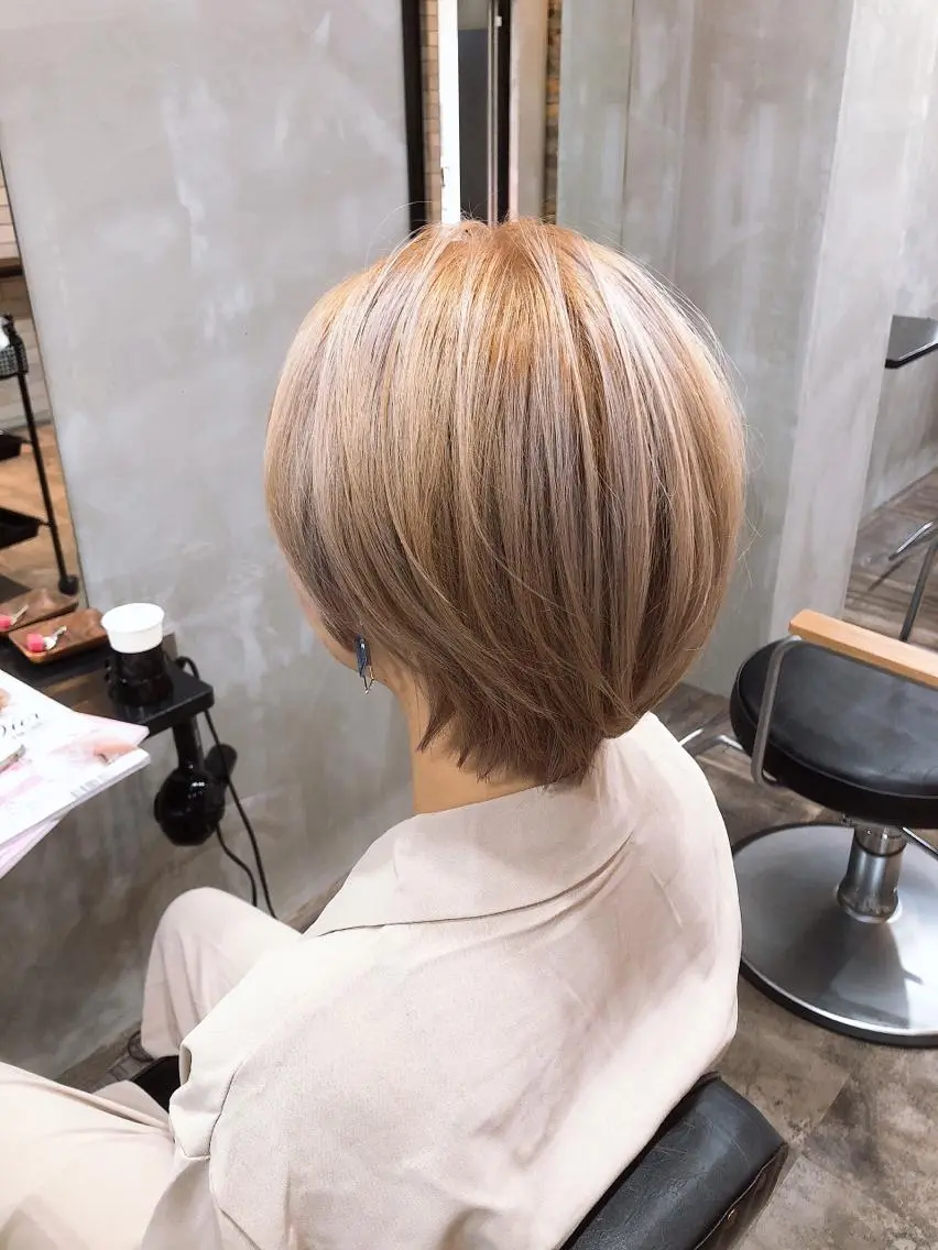 ショート カラー 中村 優志のヘアスタイル