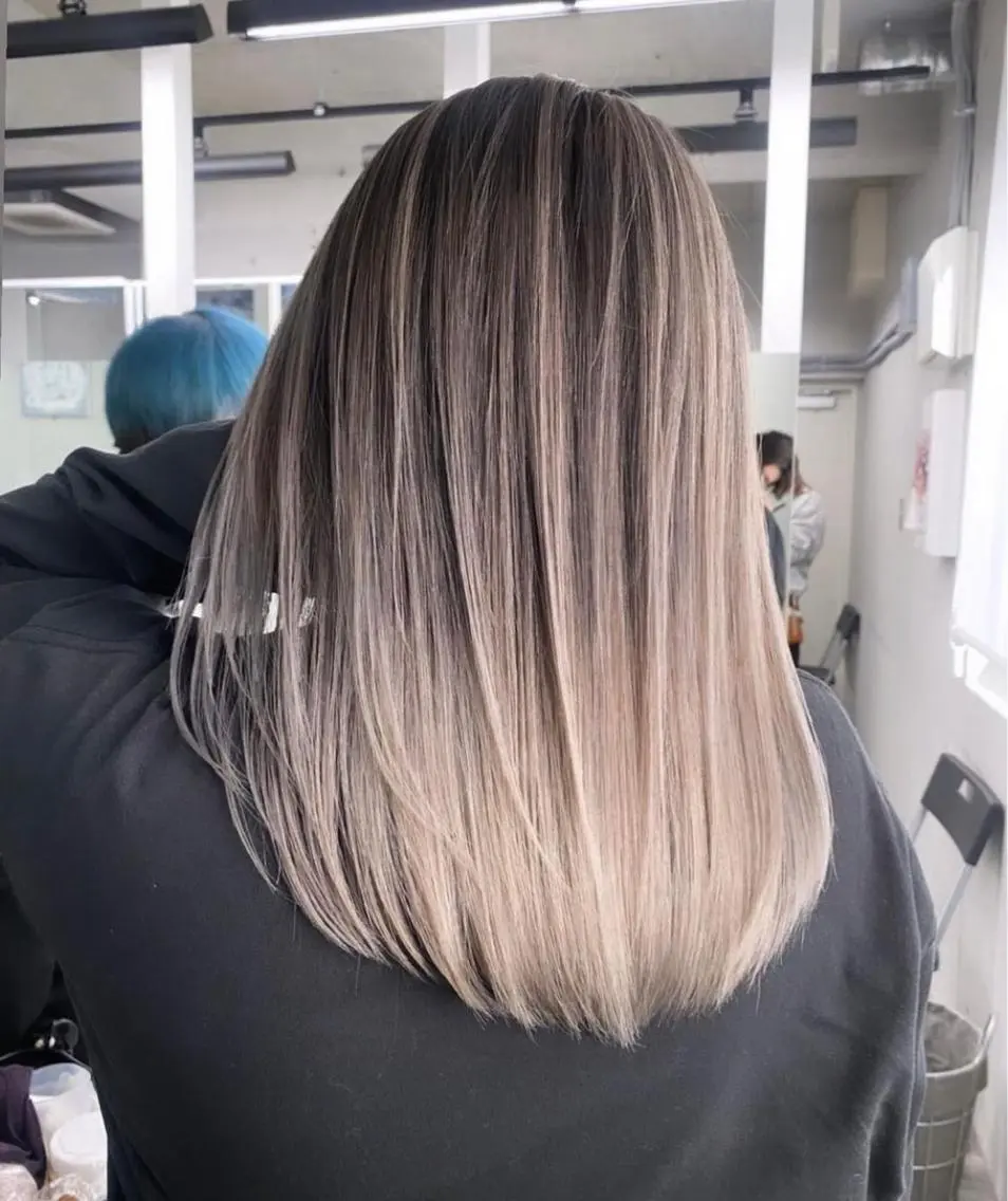 カラー 草島 友樹のヘアスタイル