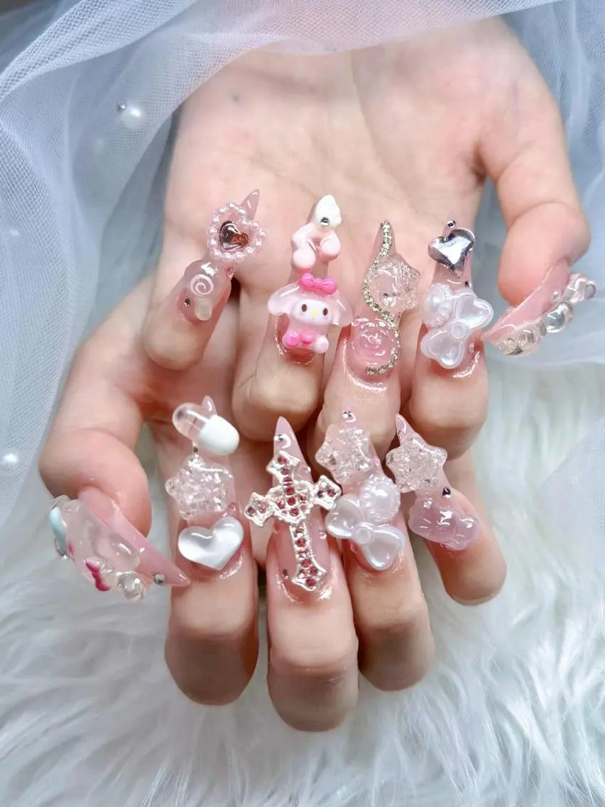ネイル フレンチネイル ジェルネイル ハロウィン マグネットネイル ネイルチップ H.baby Nail Salonのネイルデザイン