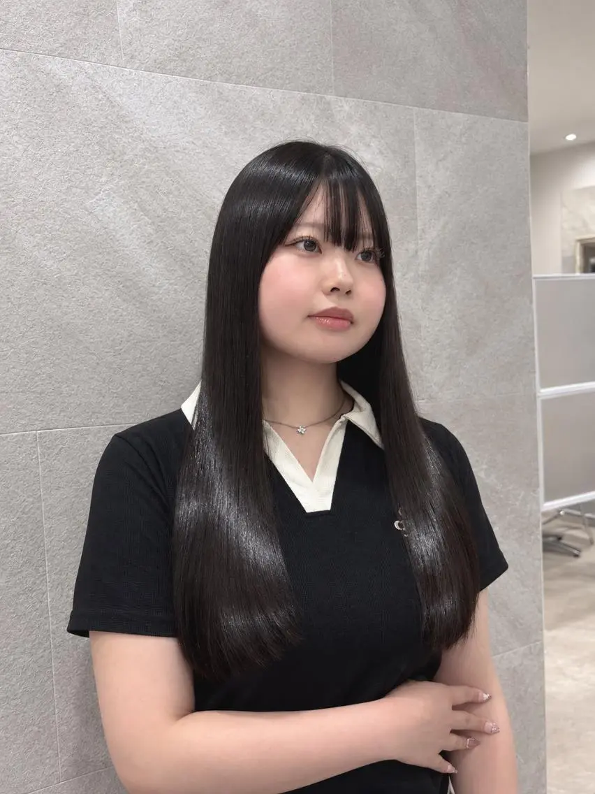セミロング 縮毛矯正 韓国ヘアケアブリーチ 莉奈のヘアスタイル