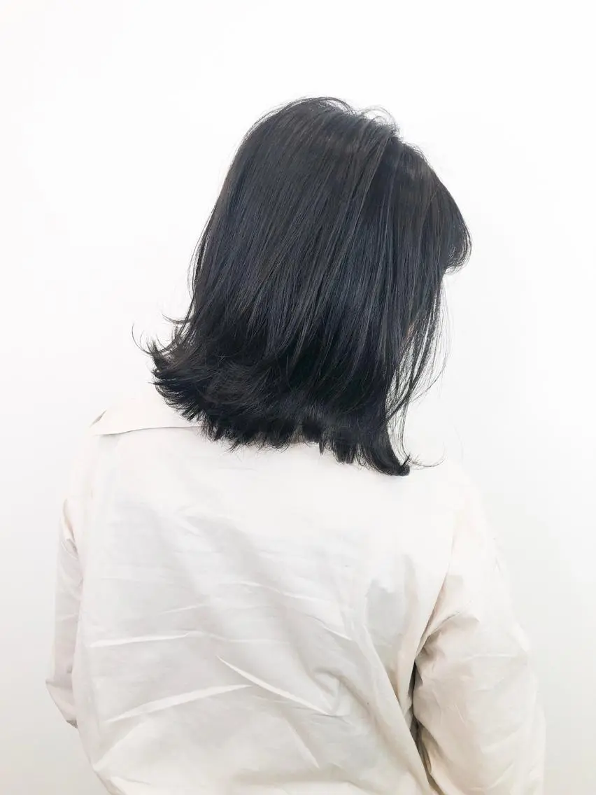 ミディアム 切りっぱなしボブ ボブ カット ヘアカラー トリートメント AKANE 【zina新宿】のヘアスタイル