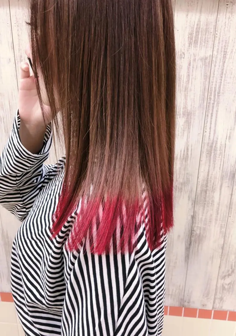 セミロング ツートーンカラー 鈴木 悠のヘアスタイル