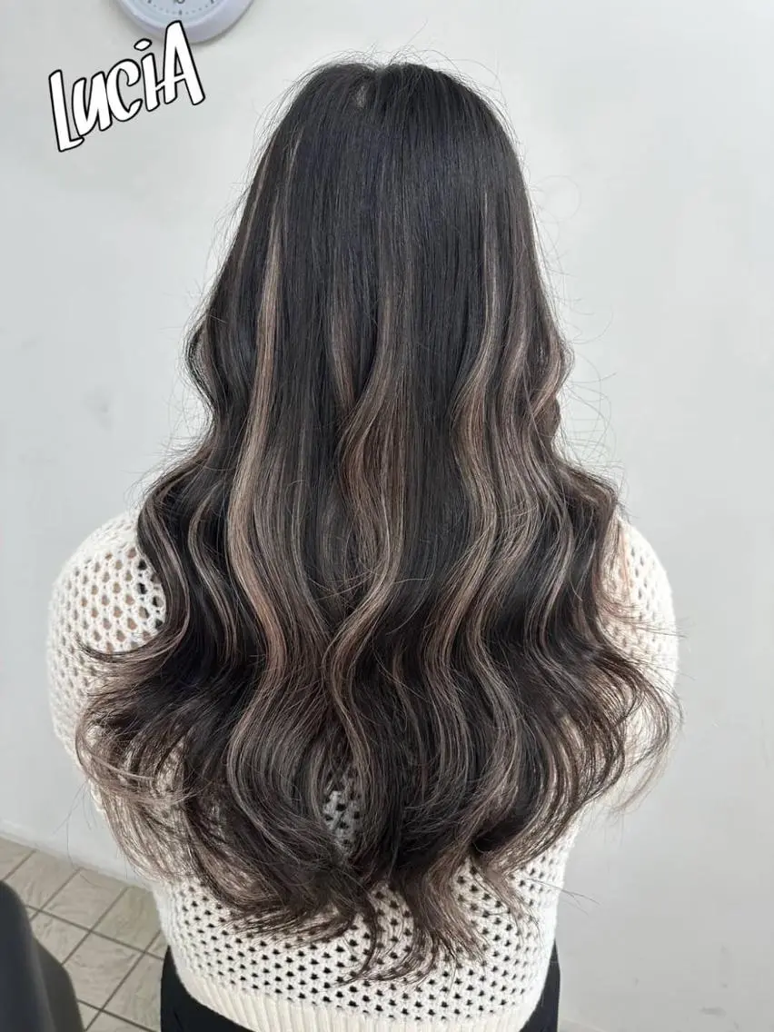 カラー ロング ヘアアレンジ MISAKIエクステ ブリーチ\5900のヘアスタイル