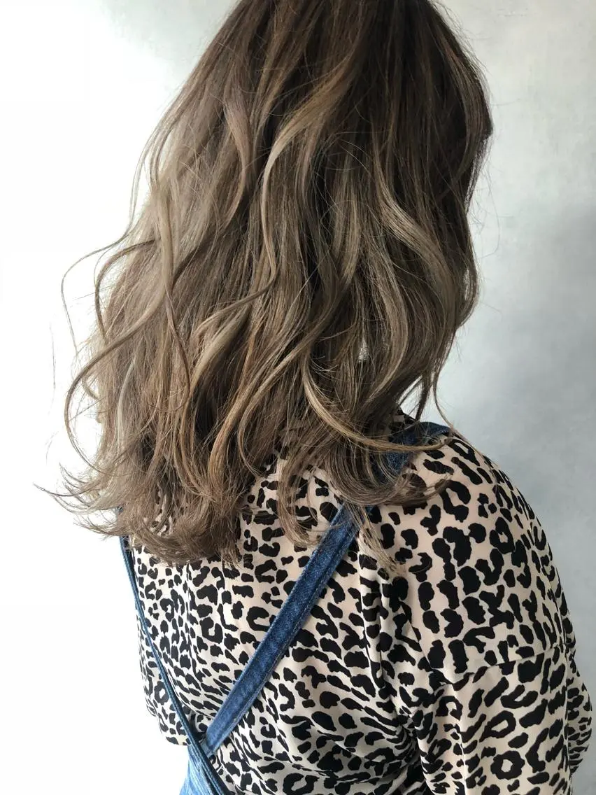 ロング 外国人風カラー ハイライト 小澤大輔 YOLO hairのヘアスタイル