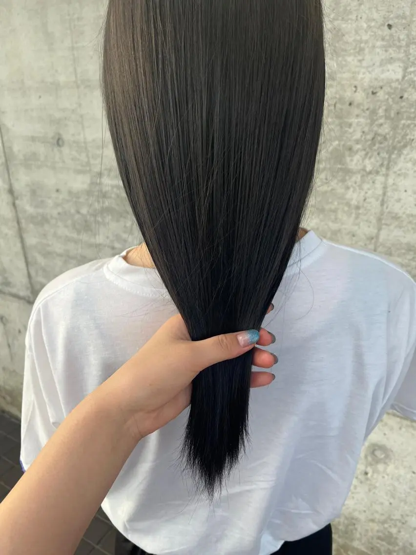 セミロング alu yuinaのヘアスタイル