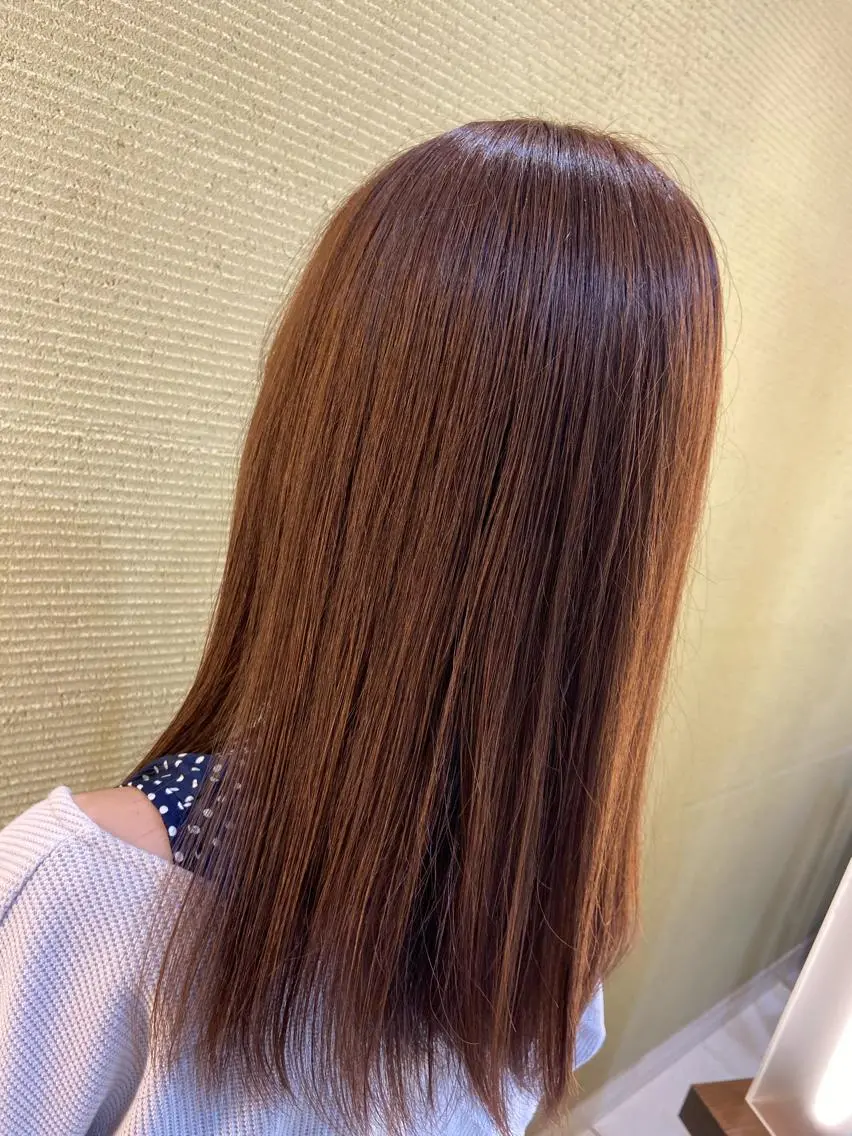 カラー 岡野 舜のヘアスタイル