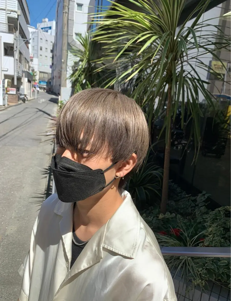 ショート カラー ブリーチ グレージュ ハイトーンカラー パーマ職人 渡邊 優雅のヘアスタイル