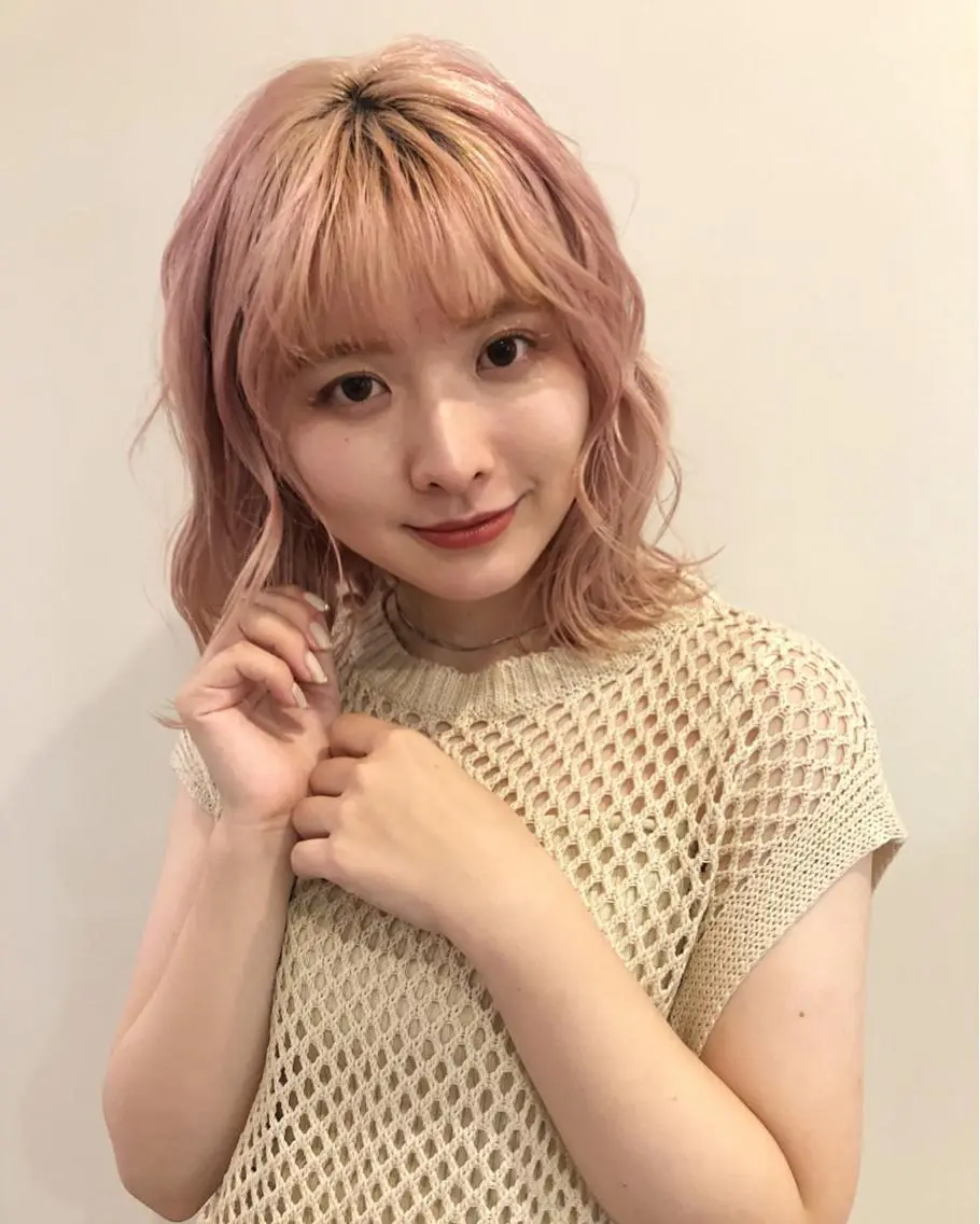 ミディアム カラー ブリーチ ハイトーンカラー ピンクカラー ヘアカラー トリートメント 髪質改善/レイヤー/ お顔まわり/Ami.のヘアスタイル