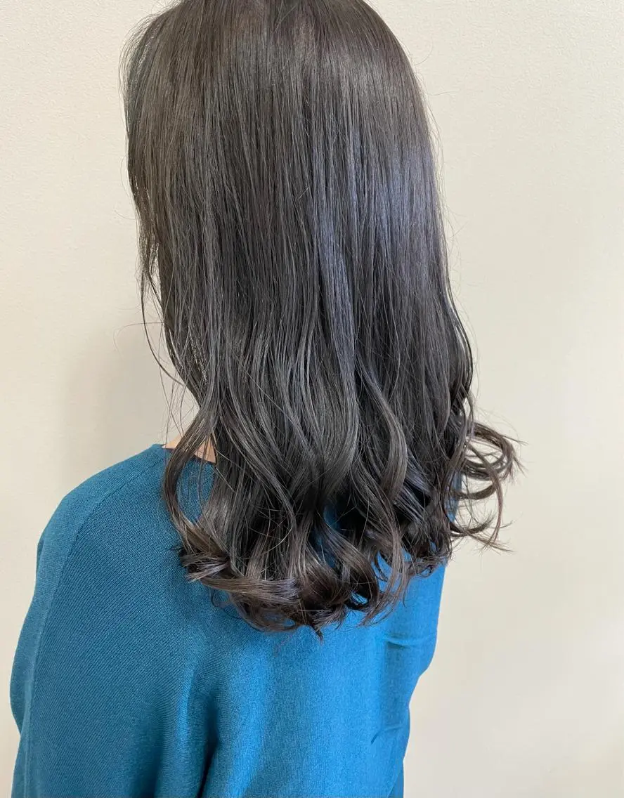 ロング カラー ブルーカラー ブルージュ 沢田 瞳のヘアスタイル