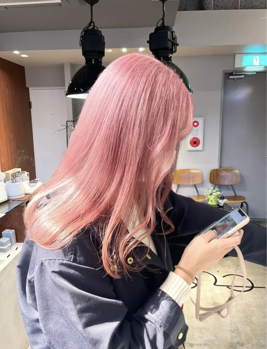 セミロング カラー ブリーチ カット ヘアカラー トリートメント 🩷ハイトーン透明感 レイヤー🩷ユリカのヘアスタイル