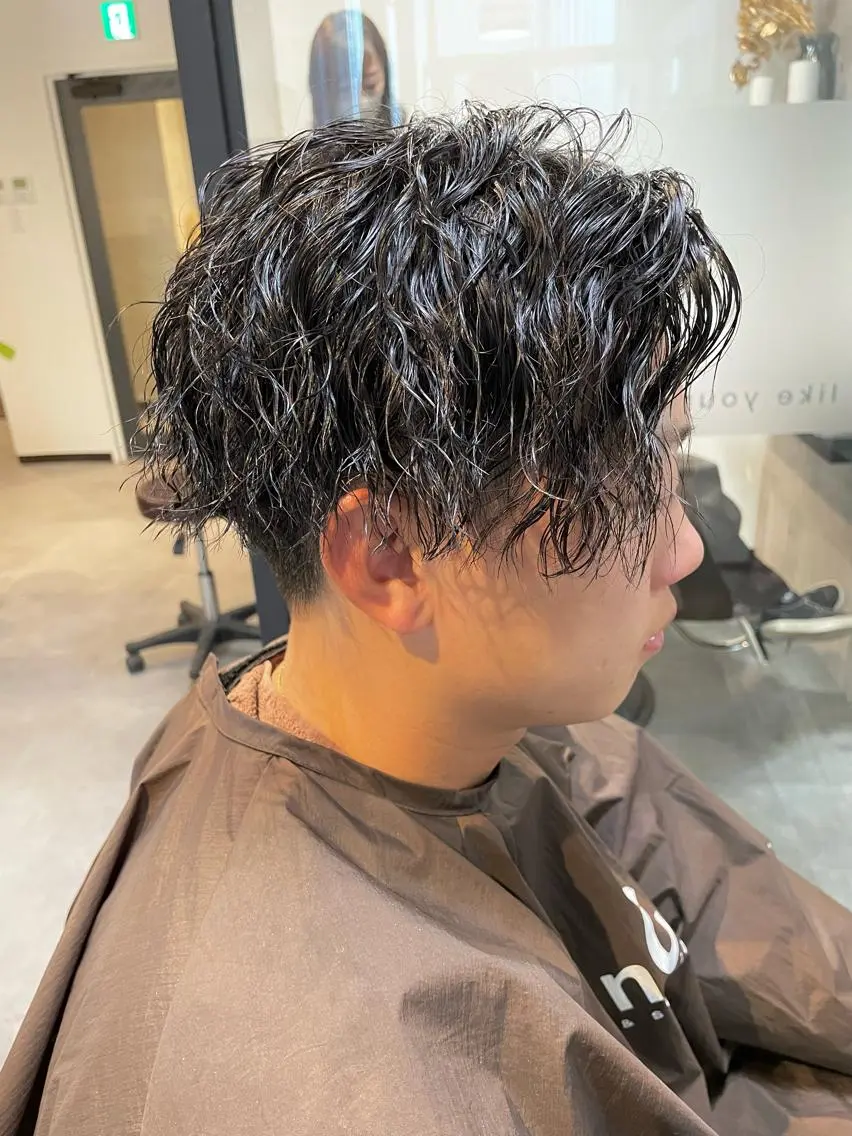 ショート パーマ メンズ カット パーマ 👑髪質改善カラー 中垣斗希のヘアスタイル