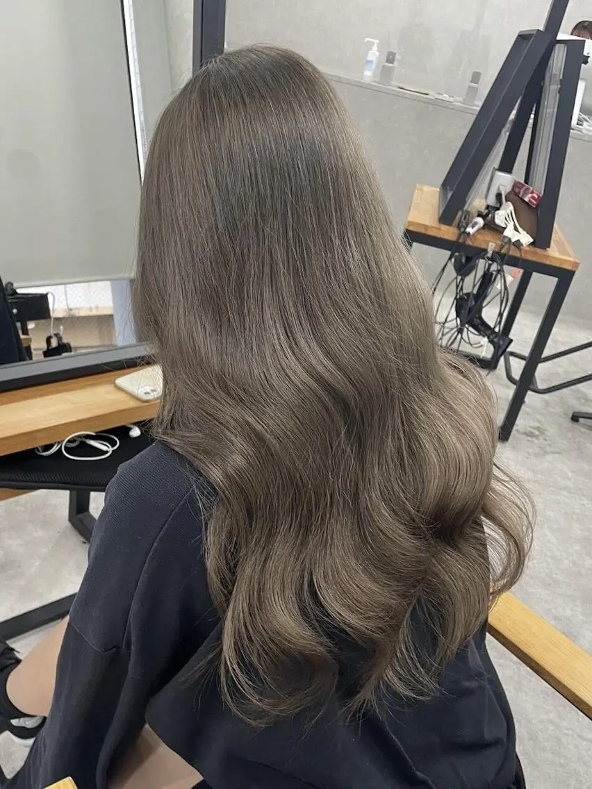 ロング カラー ベージュカラー ブラウンカラー ブラウンベージュ 韓国風ヘア ロング ili 梅田のヘアスタイル