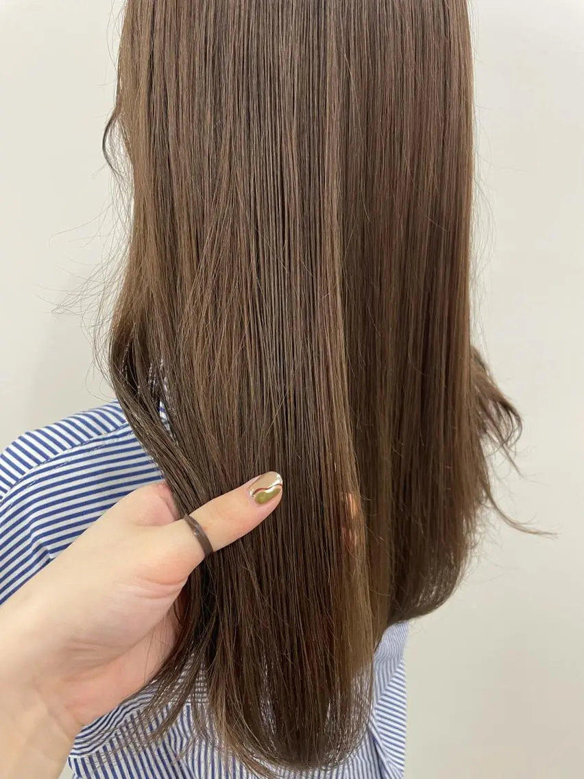 ロング カラー akane .のヘアスタイル
