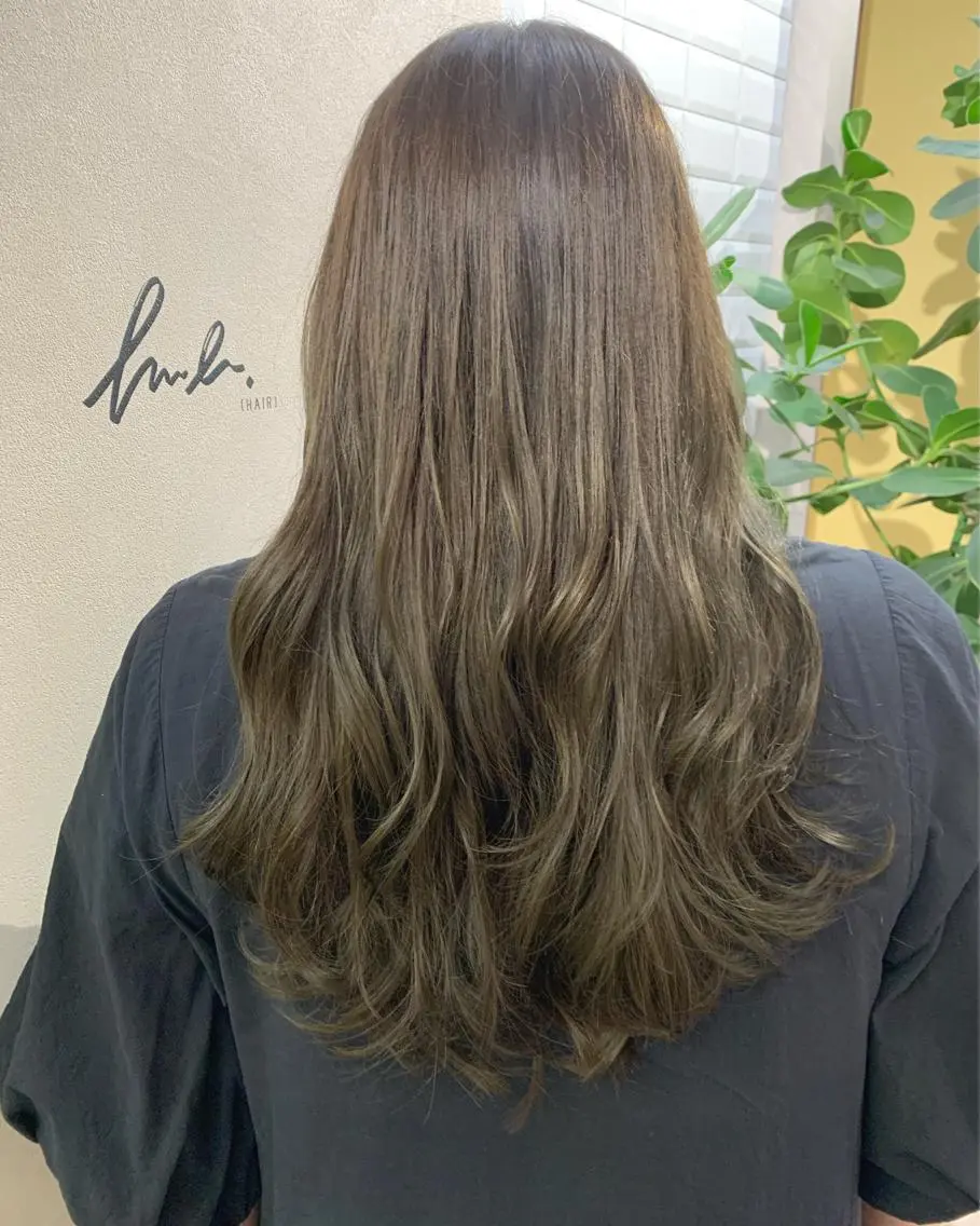 ロング カラー アッシュ ブリーチ オリーブアッシュ カット ヘアカラー トリートメント hubhair レイヤー/透明感のヘアスタイル