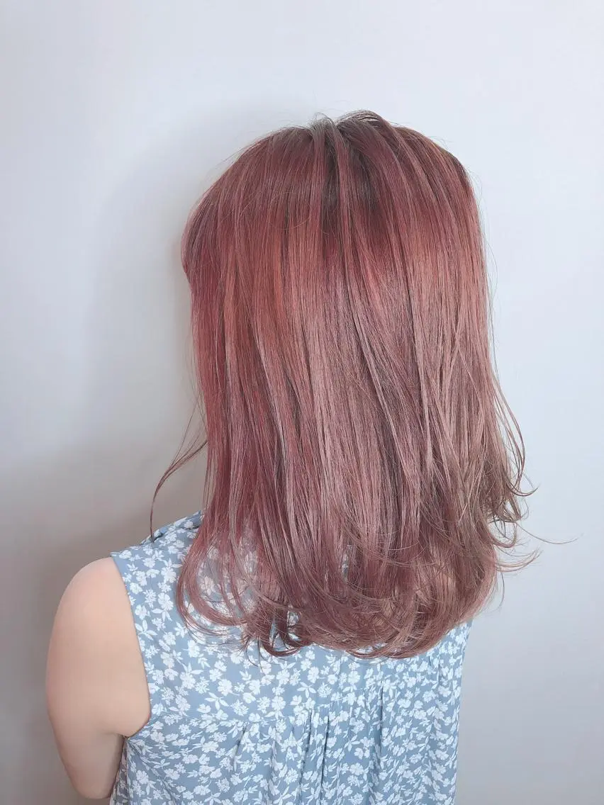 ミディアム カラー NINE+/代表 ブリーチ特化型サロンのヘアスタイル