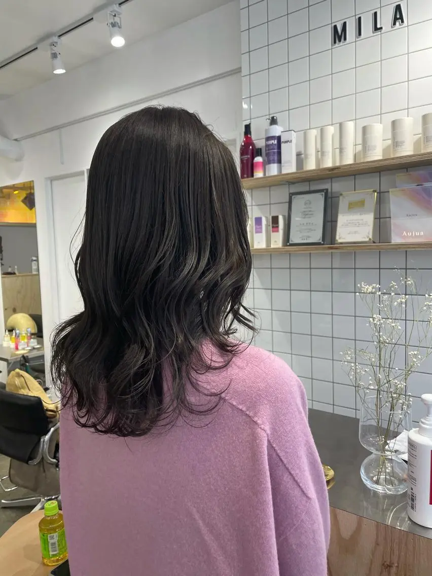 ロング カラー アッシュ ベージュカラー ブリーチ 透明感カラー ブリーチなしカラー カット ヘアカラー トリートメント ♡🪞韓国スタイル/ MISATO🪞♡のヘアスタイル