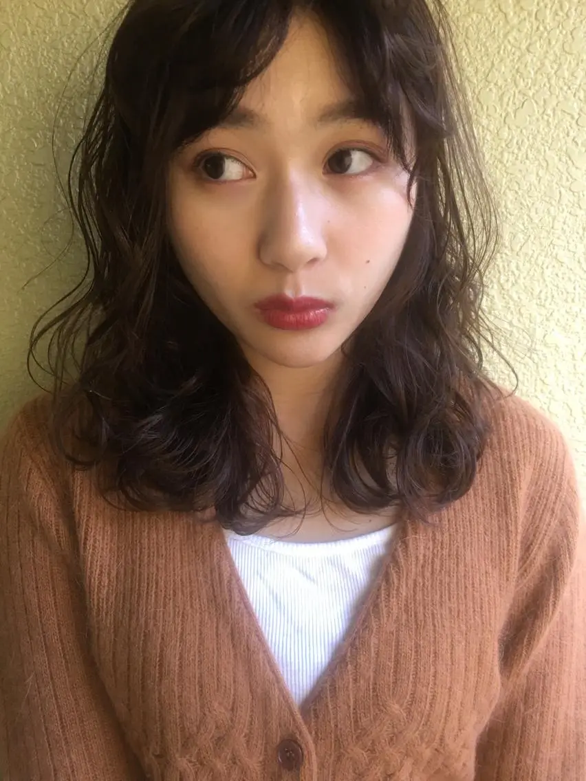 セミロング 透明感/レイヤー🎀 春カラー/エリコ🌈のヘアスタイル